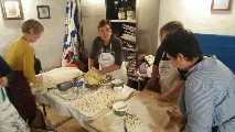 SI PREPARANO GLI GNOCCHI