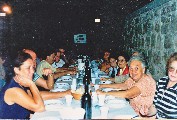 Cena in piazzetta per la vittoria